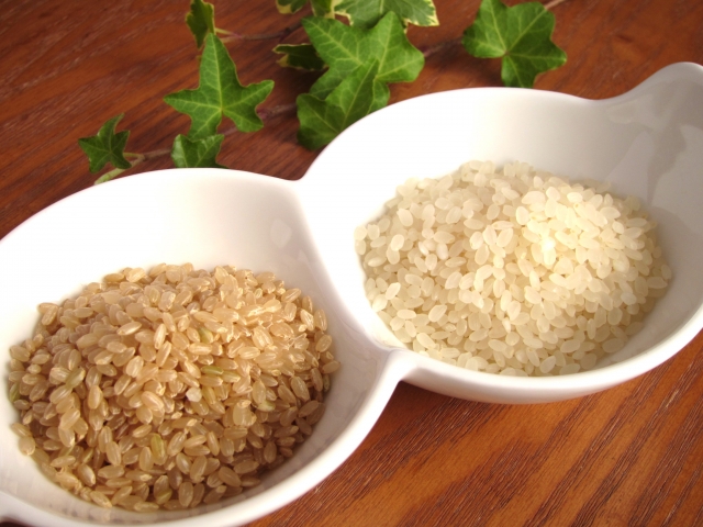 ダイエット中の主食には白米 玄米 発芽玄米 カロリー比較と違いや特徴をご紹介 ヘルスハッカー